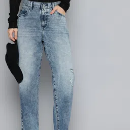 Levis Women Pure Cotton 94 Baggy Fit Mildly Distressed Light Fade Jeans-image-98