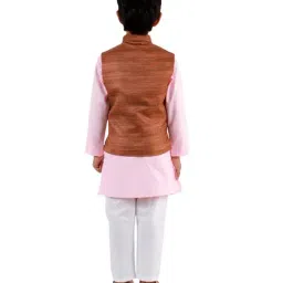 VASTRAMAY Kids Pink & White Textured Kurta Set image 2