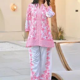 AARAAS Floral Printed Mandarin Collar A-Line Kurta With Trousers-image-24