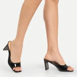 Moda-X Women's Black Casual Sandals image 5