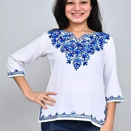 BlueWears Floral Embroidered V-Neck Thread Work Thread Work Kurti image 4