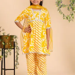 cutiekins Girls Striped Kurta with Palazzos & Dupatta-picture-12
