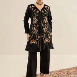 Antheaa Women Velvet Embroidered Fashion Jacket-picture-23