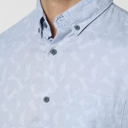 VAN HEUSEN DENIM LABS Men Slim Fit Geometric Printed Cotton Casual Shirt image 3