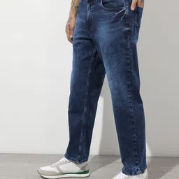 The Roadster Life Co. Men Straight Fit Heavy Fade Stretchable Jeans image 4