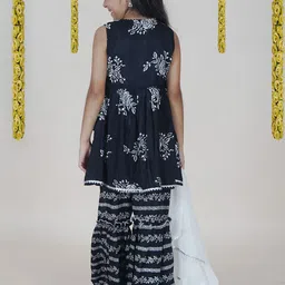 KiddoPanti Girls Floral Printed Angrakha Anarkali Kurti With Sharara & Dupatta image 3