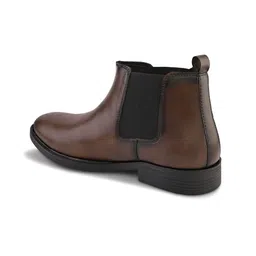 Roadster Men Chelsea Boots image 2