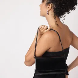 Fastrack Black Solid Medium Shoulder Handbag image 1