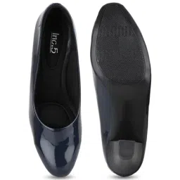 Inc.5 Women's Navy Casual Pumps image 4