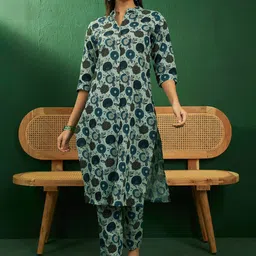 InWeave Women Floral Printed Cotton Kurta with Trousers-picture-27