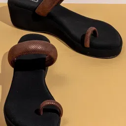 Inc.5 Women's Brown Toe Ring Wedges image 1