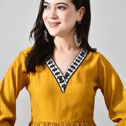 KALINI Ethnic Motifs Empire V-Neck A-Line Kurta With Palazzos & Dupatta image 2