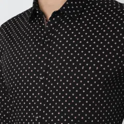Van Heusen Black Cotton Regular Fit Printed Shirt image 4