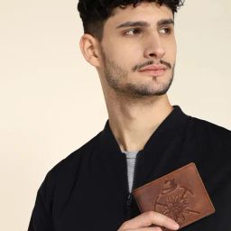 SASSORA Brown ARLO Textured Small Leather Bi-Fold Wallet-picture-47