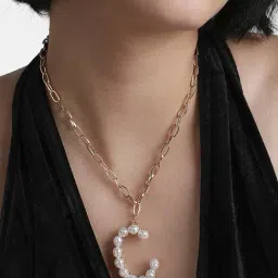 SOHI White Pearl C Alphabet Necklace image 3