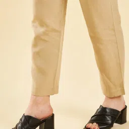 Peach Flores Women's Black Casual Sandals image 1