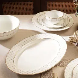 Pure Home and Living White Ceramic Criss Cross Detail Rice Platter-image-89
