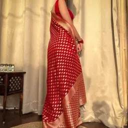 Anjaneya Sarees Red Silk Woven Saree With Unstitched Blouse image 5