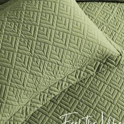 San Marino 3-Pcs Olive Green Quilted Pure Cotton 280 TC King Bed Cover WithPillowCovers image 3