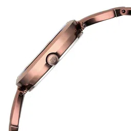 Titan Women Textured Dial & Bracelet Style Straps Reset Time Analogue Watch 2642QM01 image 4