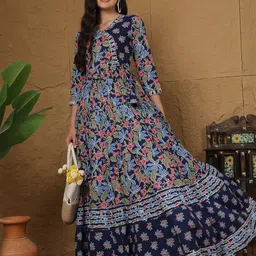 GLAM ROOTS Women Floral Printed Thread Work Tiering Anarkali Kurta-picture-39