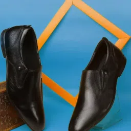 Hush Puppies by Bata Men's GAVIN Black Loafers image 1