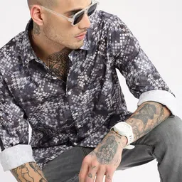 SHOWOFFFF Men Standard Slim Fit Printed Casual Shirt image 5