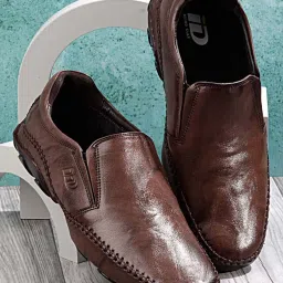ID Men's Brown Casual Loafers image 1
