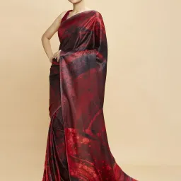 navyasa by liva Navyasa Maroon Liva Satin Abstract Printed Saree With Coordinated Unstitched Blouse Piece image 3