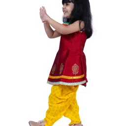 Twisha Jacquard Woven Sleeveless Ethnic Motifs Printed Gota Lace & Mirror Work Embellished Kurti With Dhoti Set - Maroon & Yellow image 5