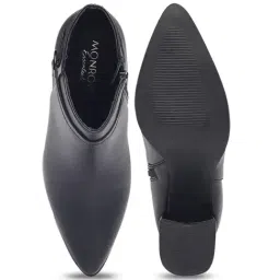 Monrow Women's Black Casual Booties image 4