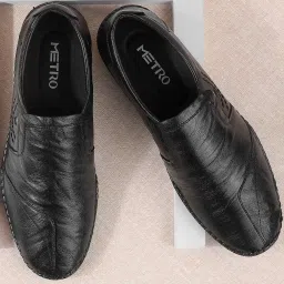 Metro Men's Black Casual Loafers image 1