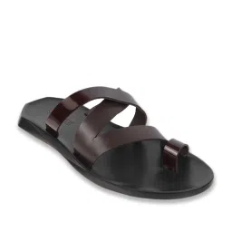 Mochi Men's Brown Toe Ring Sandals image 1