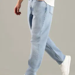 Tommy Hilfiger Men Relaxed Fit Mid-Rise Light Fade Jeans image 5