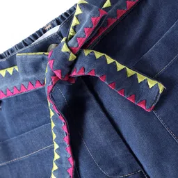 ARIAS By LARA DUTTA Girls Regular Fit Denim Shorts image 4