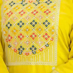 CAPITALHAVEN Women Embroidered Regular Thread Work Kurta with Trousers & With Dupatta image 2