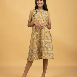 SPARSA Floral Print A-Line Dress-picture-29