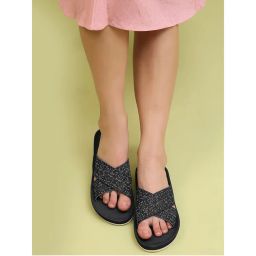 Yoho Women Starry Flipflop Cushioned Flipflop, Trendy and Lightweight Black-picture-0