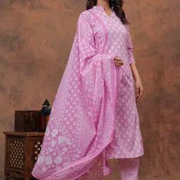 MARIONETTEFASHION Floral Printed Angrakha Pure Cotton Kurta With Trousers & Dupatta image 3