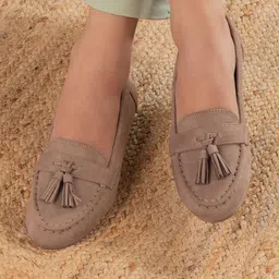 Tresmode Women Round Toe Loafers-image-12