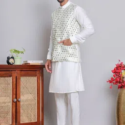 Jompers Floral Embroidered Regular Chikankari Straight Kurta with Pyjamas image 2