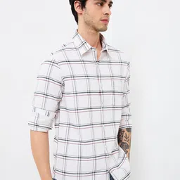SPYKAR Men Slim Fit Spread Collar Windowpane Checked Cotton Casual Shirt image 5