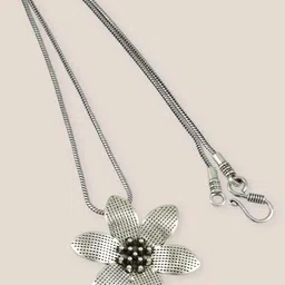 HIGH TRENDZ Silver-Plated Handcrafted Necklace image 3