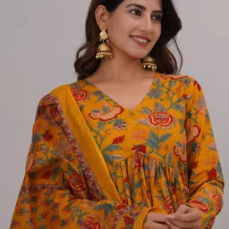 Bahe Kurtiz Floral Printed V-Neck Pure Cotton Anarkali Kurta With Trousers And Dupatta image 5