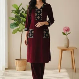 ROOTSOUL Women Regular Velvet Kurta with Trousers image 2