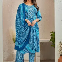 BAMSOM WEAR Women Embroidered Cotton Blend Kurta Sets With Dupatta image 4