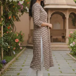 SZN Ethnic Motifs Printed Kurti image 4