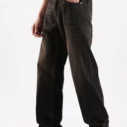 Calvin Klein Jeans Men Regular Fit Mid-Rise Light Fade Jeans image 3