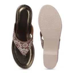 DIVASTRI Wedge Sandals image 3