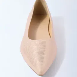 LUNA BLU by Westside Light Gold Textured Pump Shoes image 3